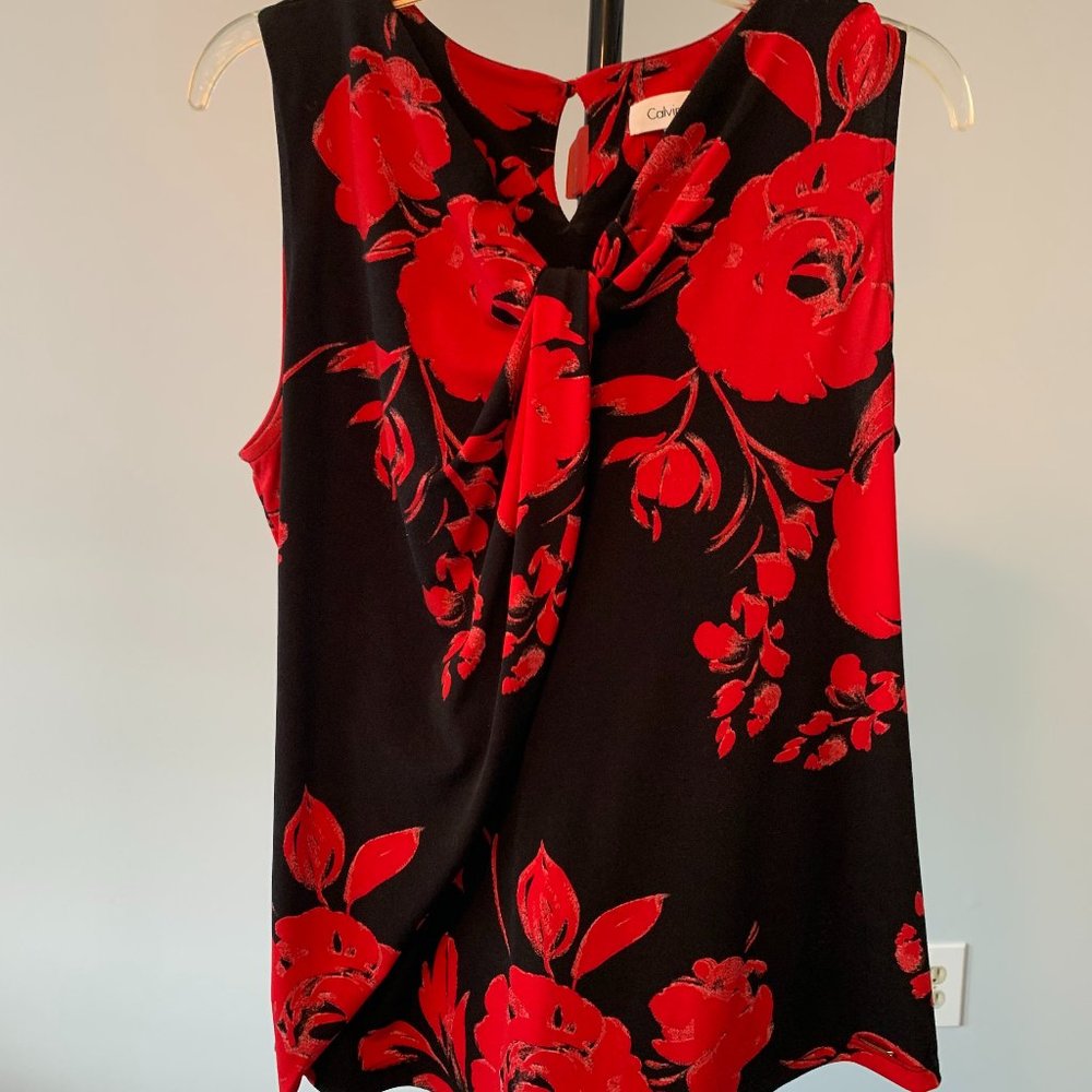 Calvin Klein- Sleeveless Red/Black print blouse- size PS